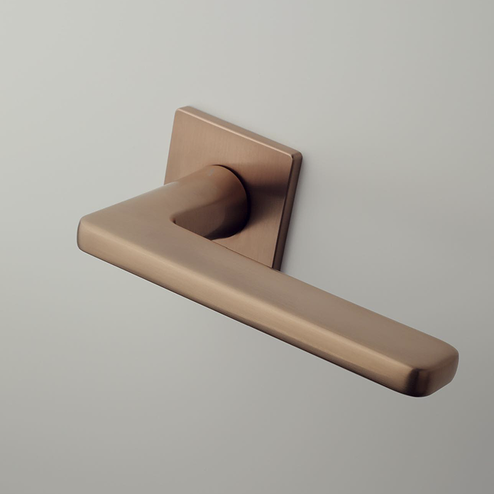 ÜMARATE NURKADEGA RUUDUKUJULINE