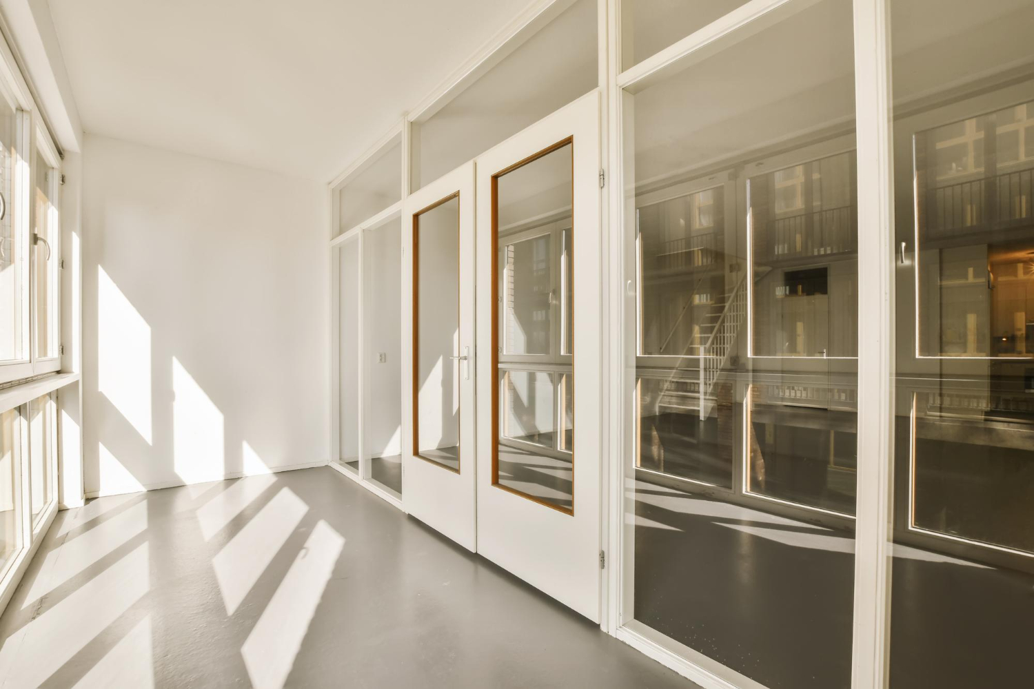 Glass Doors – A Stylish and Functional Choice for Modern Interiors