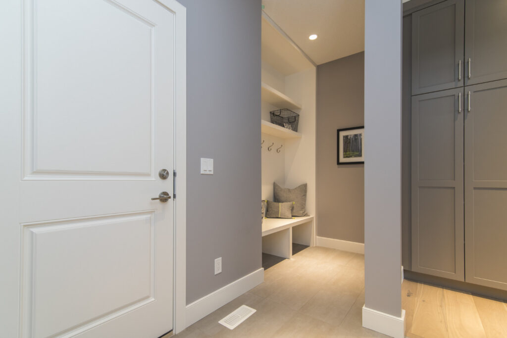 How to Choose the Perfect Bathroom Door – A Practical Guide for Every Home